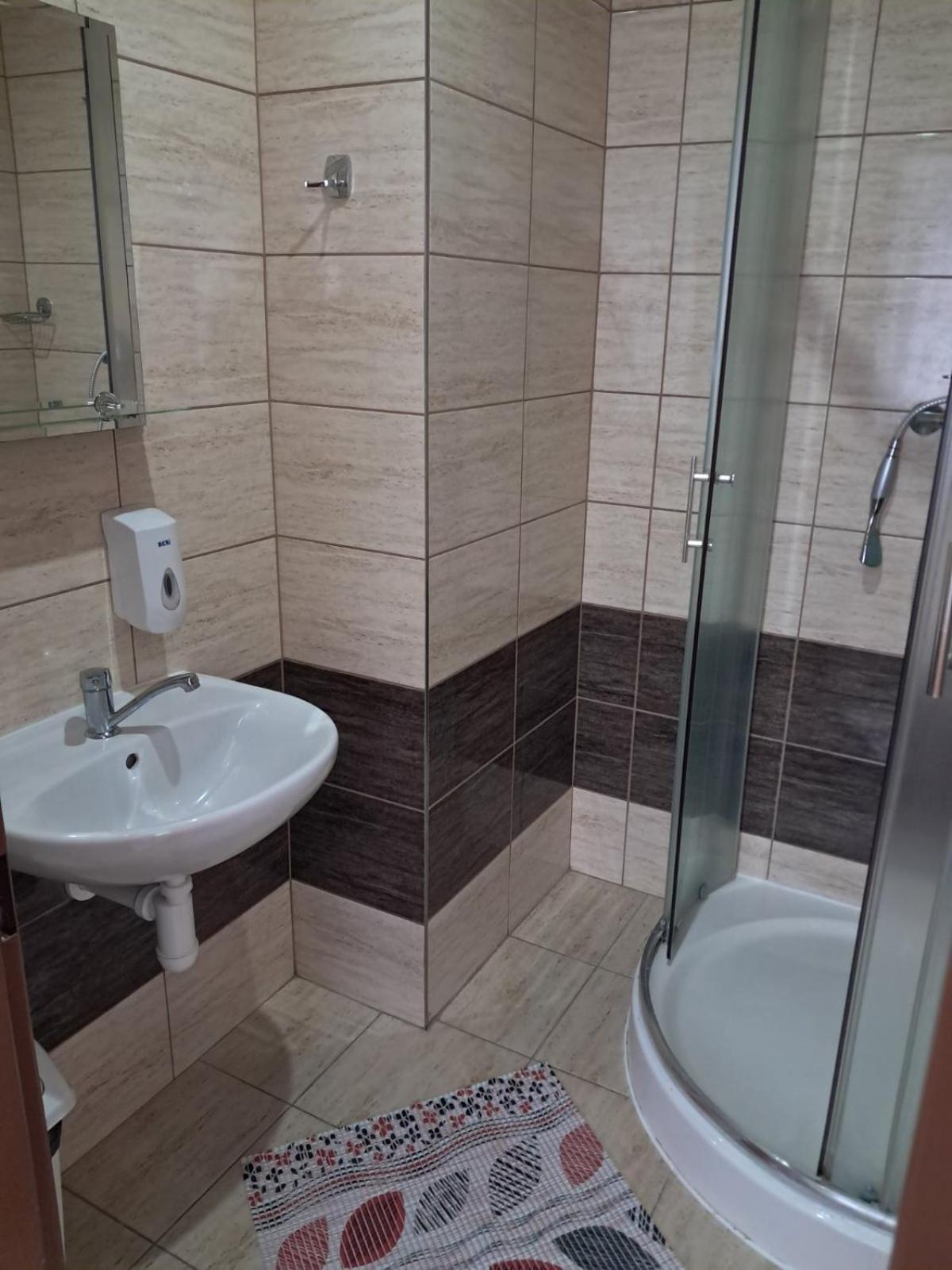 Sd Urbankova 2 Hostel Kosice Ngoại thất bức ảnh
