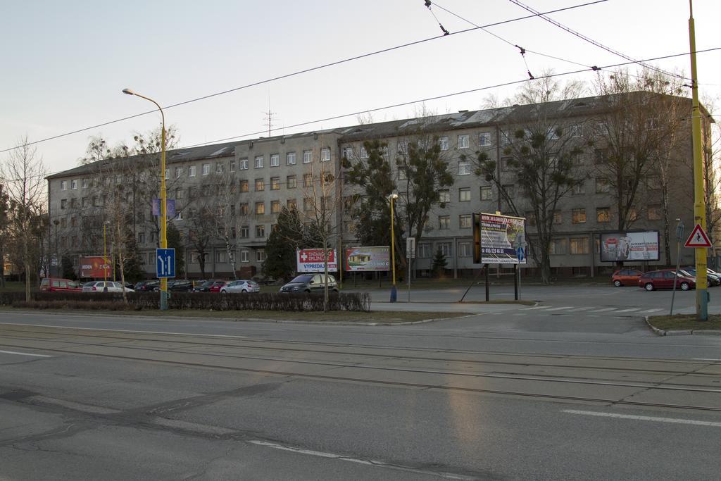 Sd Urbankova 2 Hostel Kosice Ngoại thất bức ảnh